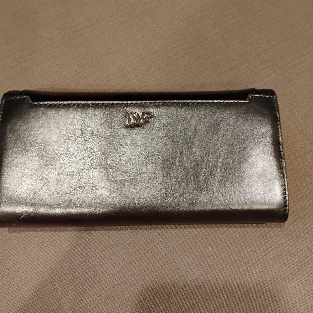 Diane Von Furstenberg & Coach Wallets. - Picture 3 of 12